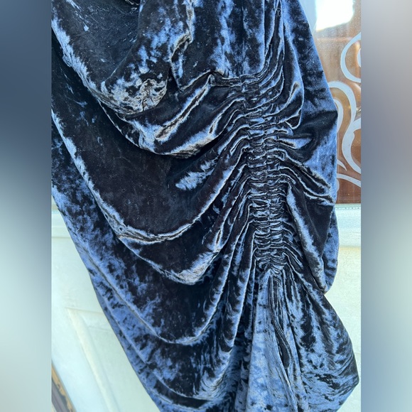 REBDOLLS Velvet Ruched Bodycon Dress - Picture 10 of 15